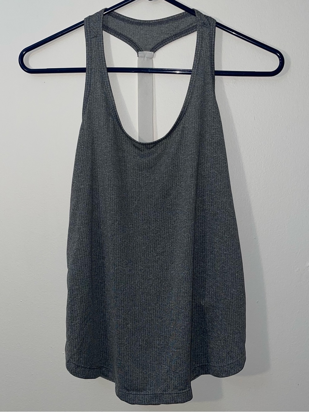 Old Navy Active Women’s Gray Go-Dry Athletic Racerback Tank Top